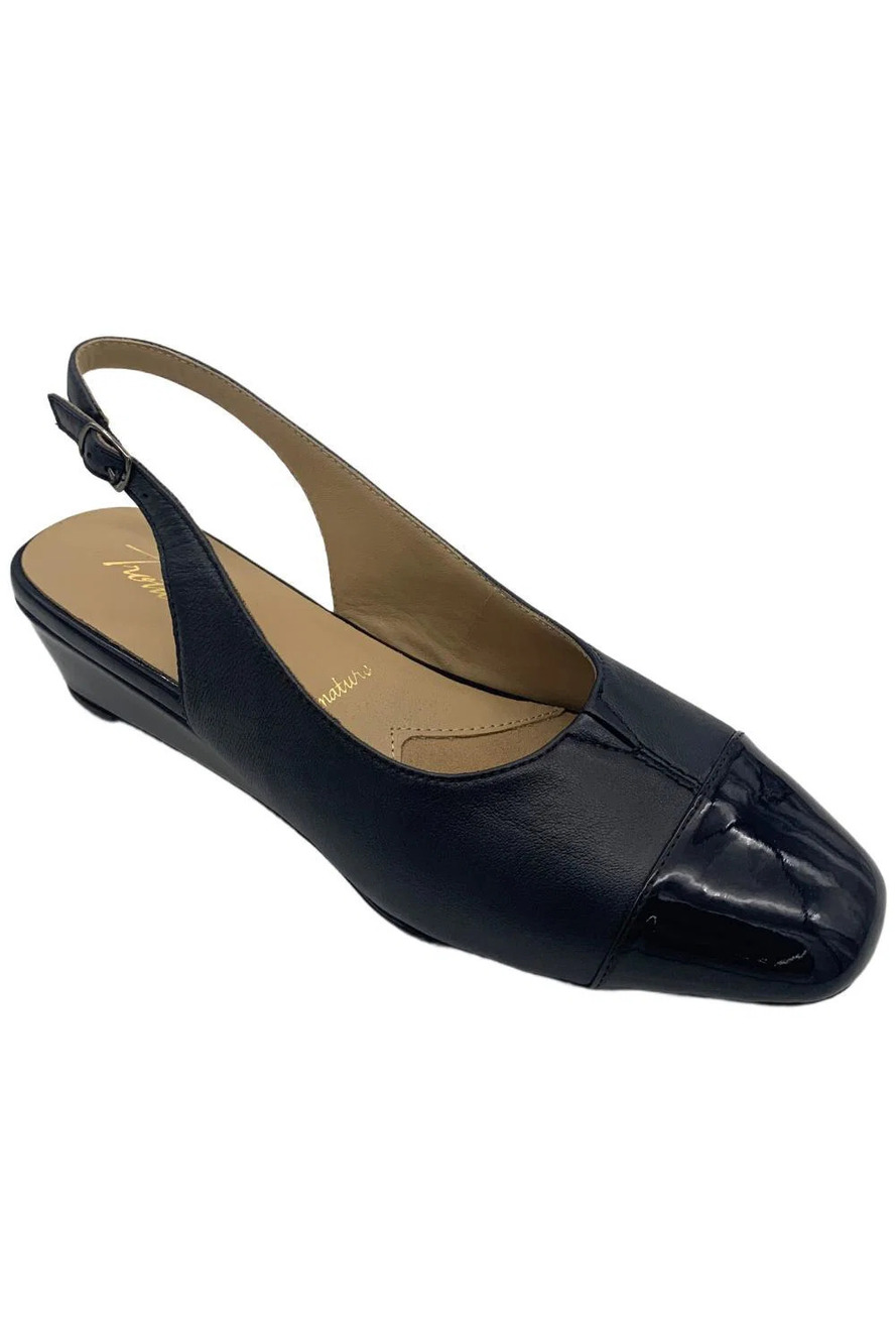 Trotters Women's DEA Wedged Pump Navy - Narrow